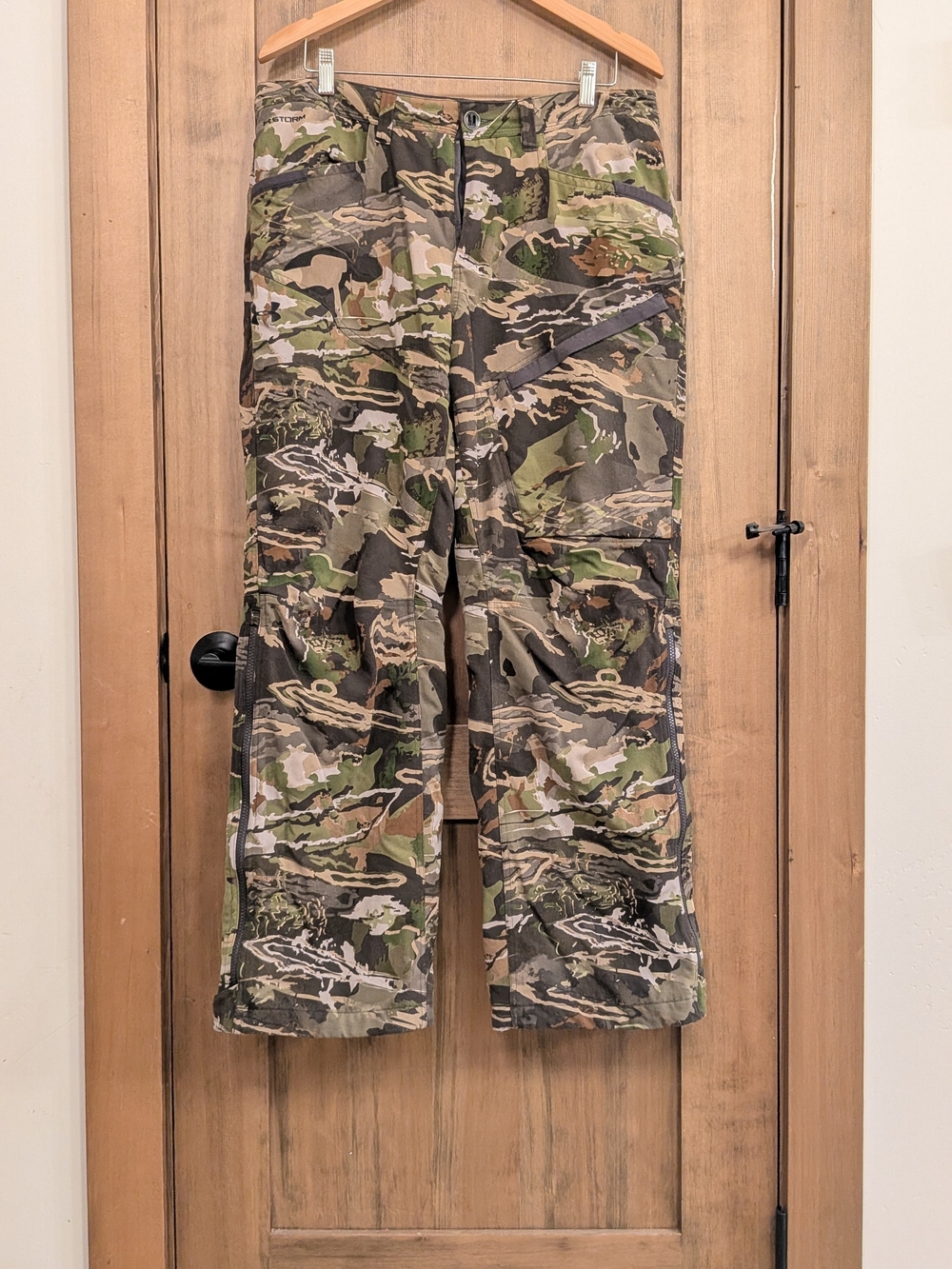 Under Armour Storm insulated camouflage hunting pants